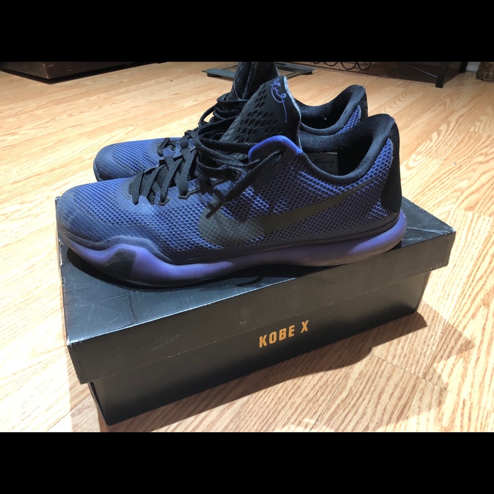 Kobe sneakers size 12